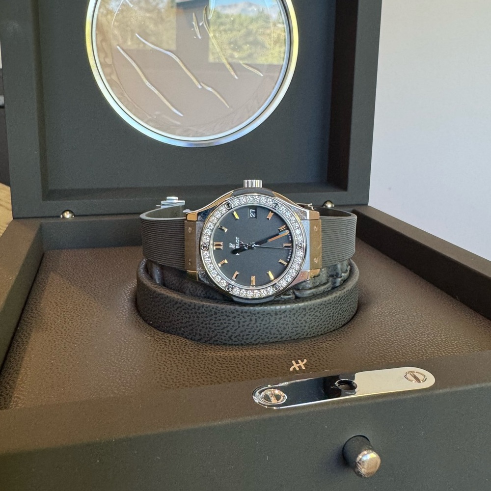 CLASSIC FUSION
TITANIUM DIAMONDS - watch for women